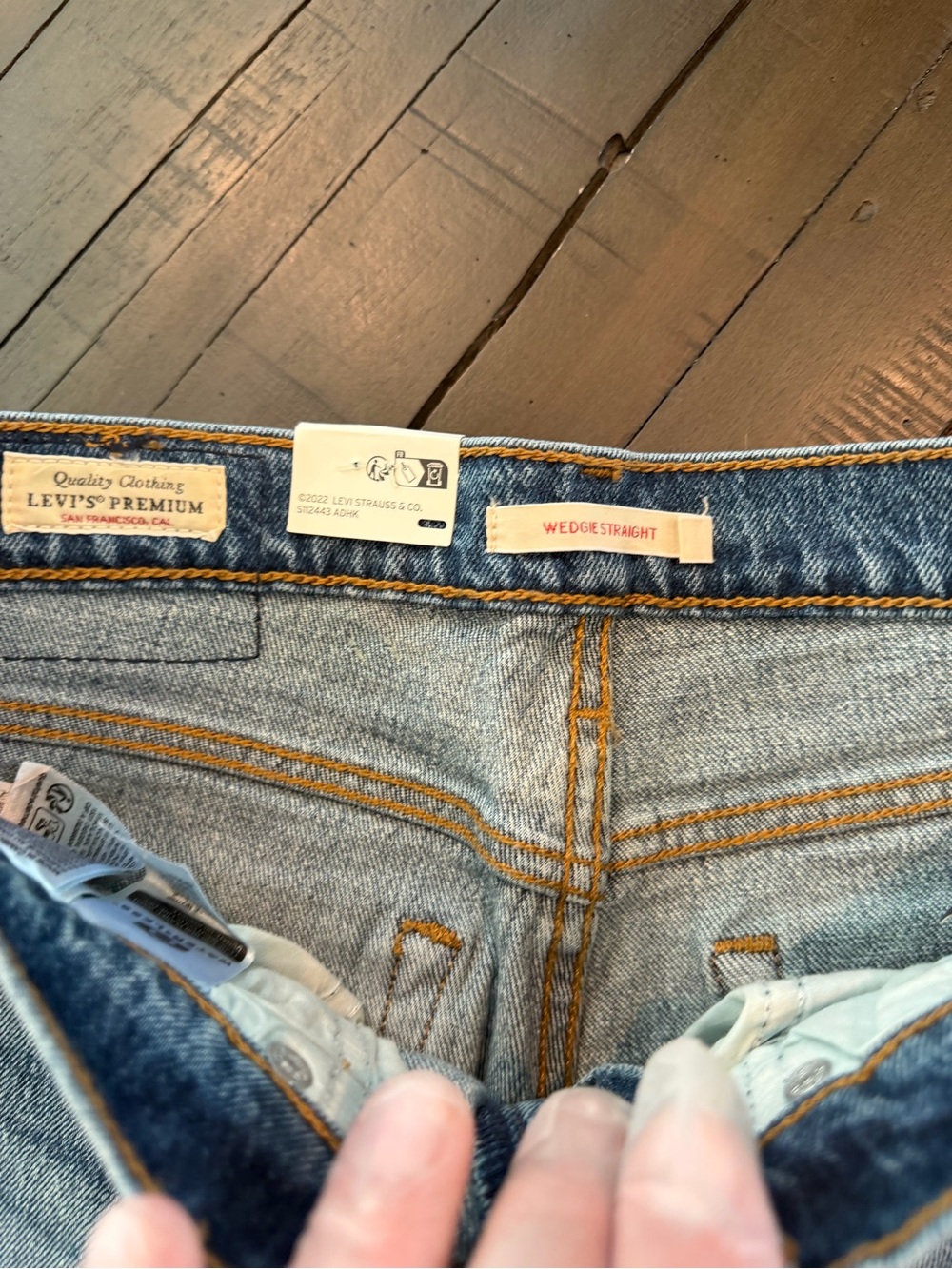 🔥NWT LEVI’S Wedgie Straight leg Jeans size 27Wx28L Women’s Brand new - Picture 8 of 9